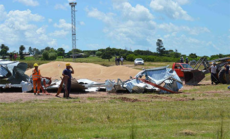 Uruguay: Recuperan los cuerpos de dos obreros atrapados bajo grano